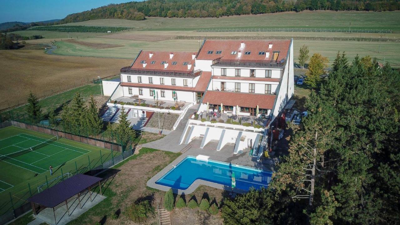 Hotel Berounka Hrebecniky Экстерьер фото