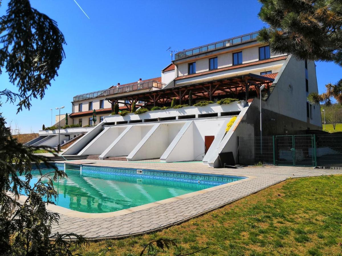Hotel Berounka Hrebecniky Экстерьер фото