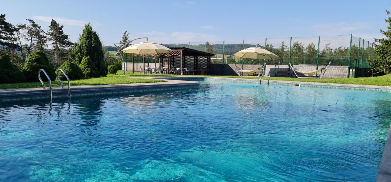 Hotel Berounka Hrebecniky Экстерьер фото