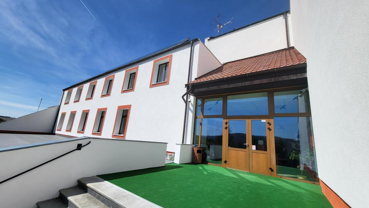Hotel Berounka Hrebecniky Экстерьер фото